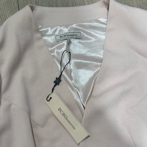 BCBGeneration Soft Pink Blazer NWT Size Small - Picture 3 of 4